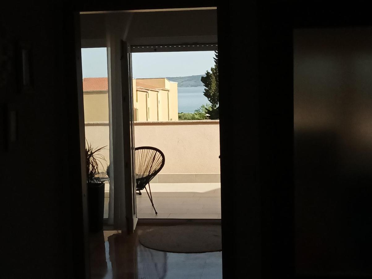 Barba Luka, Near Beach, Beautiful Views Apartment คาชเตลา ภายนอก รูปภาพ